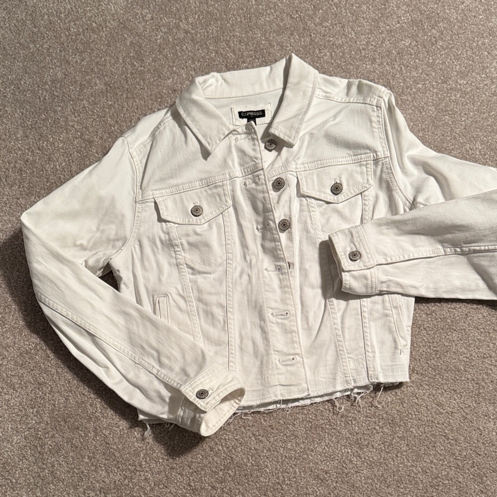 Express cropped White Denim Jacket